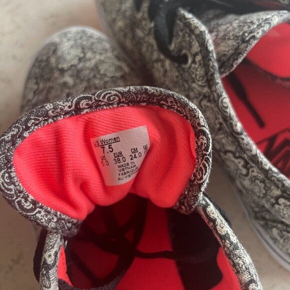 Vans Atwood Black/White Paisley Lace-Up Shoes, Size Women 7.5 - Picture 5 of 6